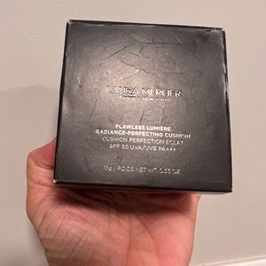 Laura mercier flawless lumiere radiance cushion